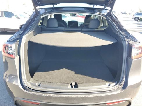 Used 2023 Tesla Model Y Performance image 8