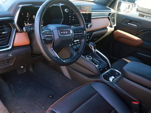 Used 2023 GMC Canyon AT4 w/ AT4 Premium Package AWD/4WD image 13