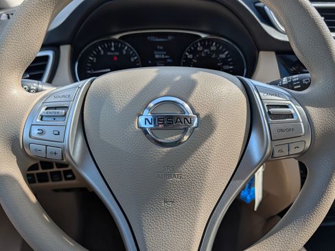 Used 2015 Nissan Rogue S w/ S Family Package AWD/4WD image 25