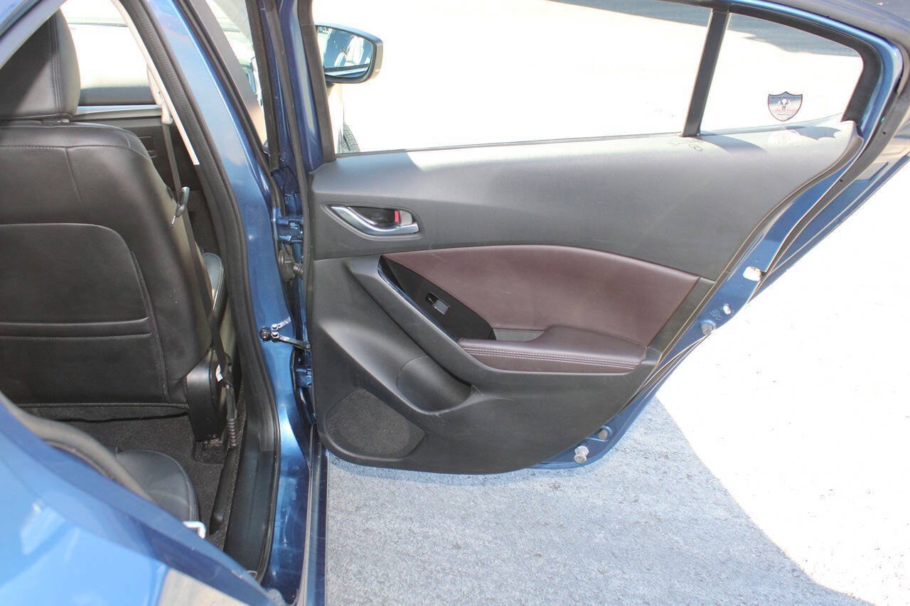 Used 2017 MAZDA MAZDA3 Touring FWD image 38