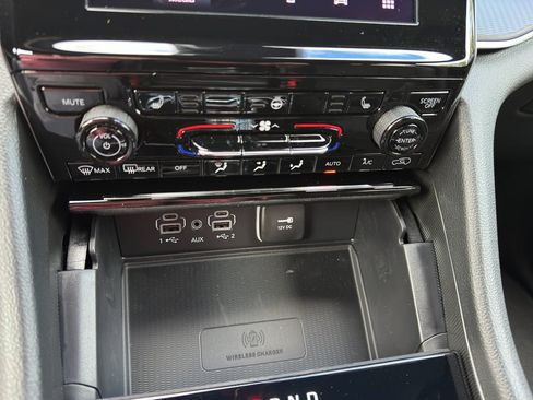 New 2025 Jeep Grand Cherokee Altitude RWD image 16