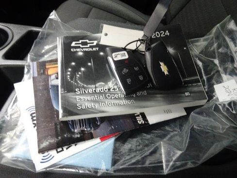 Used 2024 Chevrolet Silverado 2500 LT w/ Convenience Package image 46