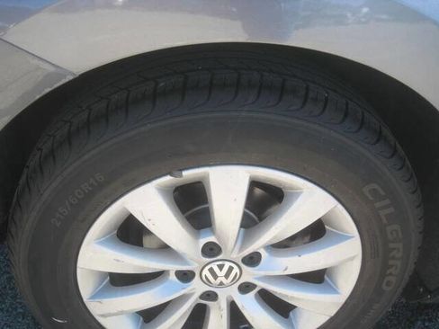 Used 2014 Volkswagen Beetle 1.8T image 18