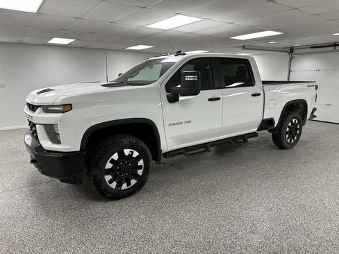 Used 2020 Chevrolet Silverado 2500 Custom w/ Custom Value Package AWD/4WD image 4