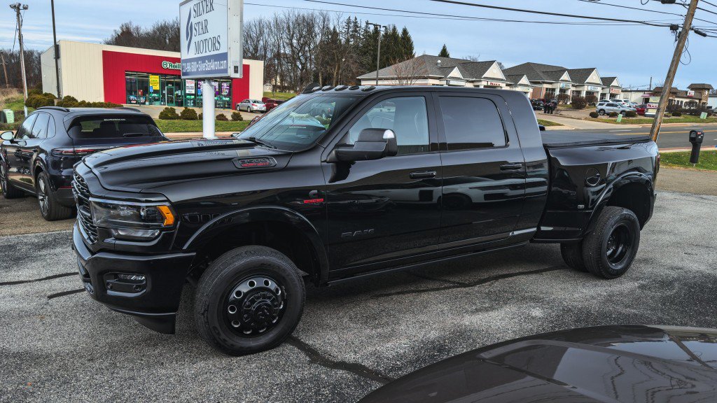 Used 2022 RAM 3500 Limited AWD/4WD image 7