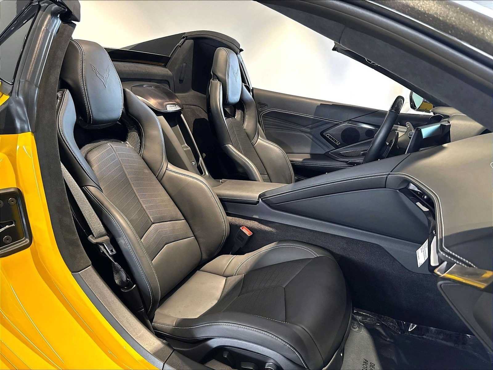 Used 2025 Chevrolet Corvette Z06 w/ Stealth Interior Trim Package RWD image 21