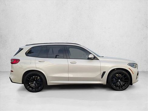 Used 2019 BMW X5 xDrive50i w/ M Sport Package image 4