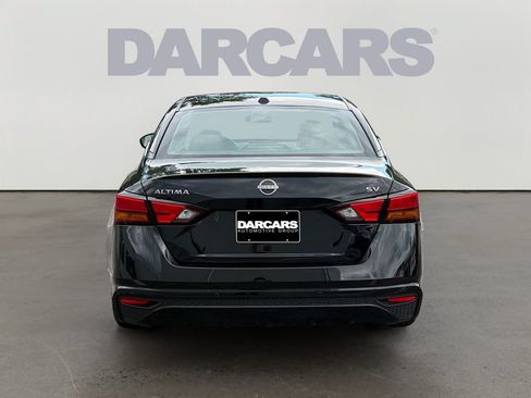 Used 2024 Nissan Altima 2.5 SV FWD image 6