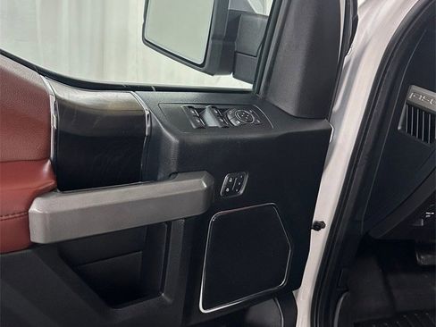 Used 2018 Ford F150 Platinum w/ Equipment Group 701A Luxury image 9