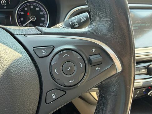 Used 2019 Buick Enclave Essence FWD image 22