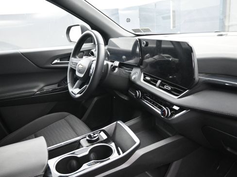 Used 2026 Chevrolet Equinox LT AWD/4WD image 28