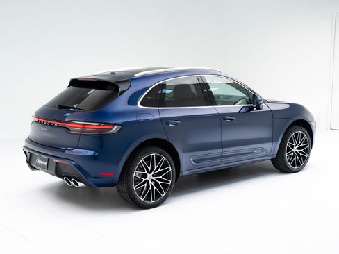 Certified 2026 Porsche Macan AWD/4WD image 9