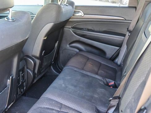 Used 2020 Jeep Grand Cherokee Laredo w/ Security & Convenience Group image 13