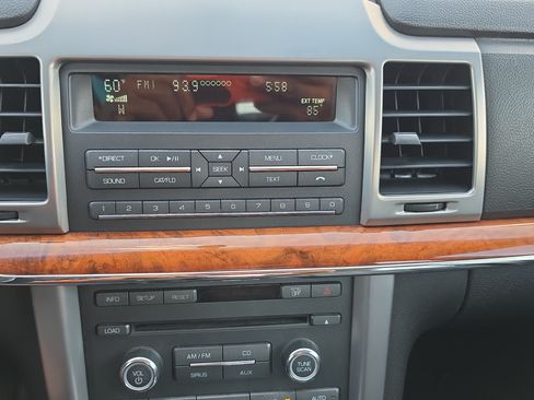 Used 2012 Lincoln MKZ FWD image 16