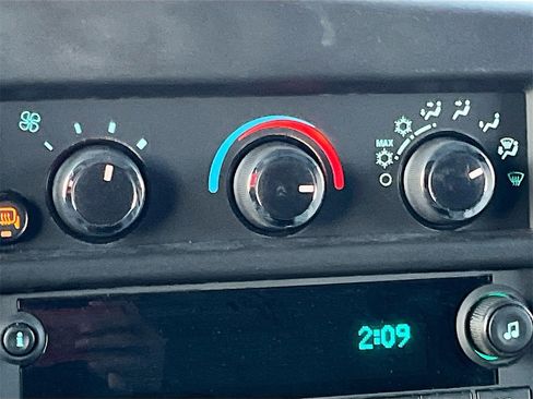 Used 2025 Chevrolet Express 2500 Extended w/ Driver Convenience Package image 15