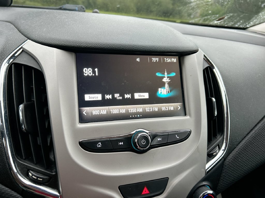 Used 2018 Chevrolet Cruze LS FWD image 17
