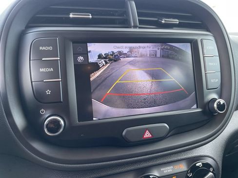 Used 2022 Kia Soul LX FWD image 12