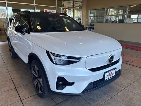Used 2023 Volvo XC40 Recharge Plus w/ Protection Package Premier AWD/4WD image 3