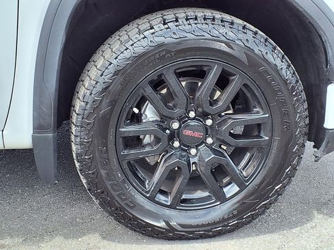 Used 2024 GMC Sierra 1500 Pro w/ Graphite Edition RWD image 9