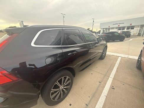 Used 2021 Volvo XC60 T6 Momentum AWD/4WD image 4