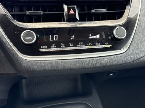 Used 2024 Toyota Corolla LE FWD image 24