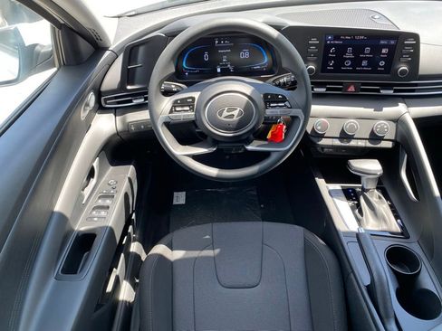 New 2026 Hyundai Elantra SE FWD image 25