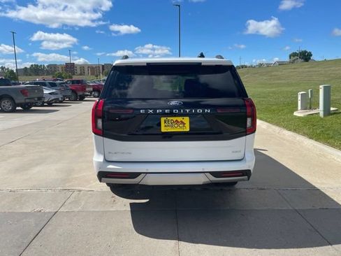 New 2026 Ford Expedition Max Platinum w/ Driver's Package AWD/4WD image 2