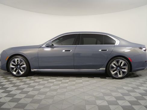 Used 2025 BMW i7 eDrive50 image 6