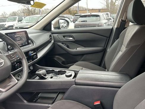 Used 2025 Nissan Rogue SV image 21