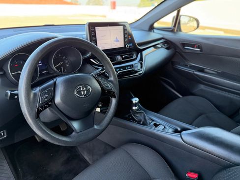 Used 2019 Toyota C-HR LE image 10