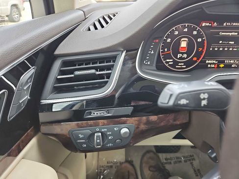 Used 2018 Audi Q7 3.0T Prestige w/ Prestige Package image 19