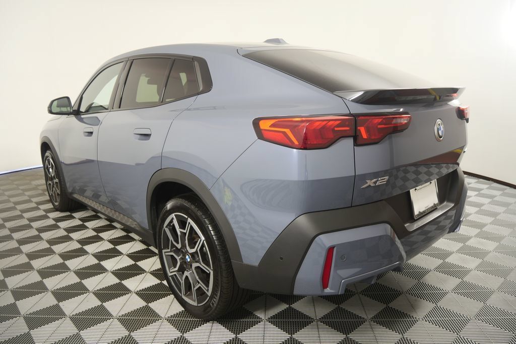 Certified 2025 BMW X2 xDrive28i AWD/4WD image 6