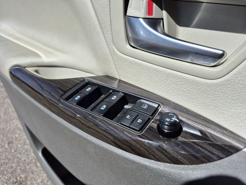 Used 2020 Toyota Sienna XLE w/ XLE Navigation Package image 13