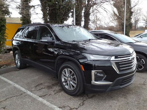 Used 2023 Chevrolet Traverse LT image 1