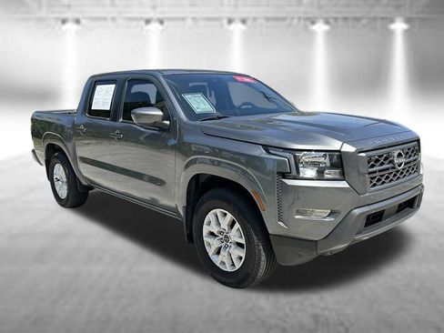 Certified 2024 Nissan Frontier SV w/ SV Convenience Package RWD image 3