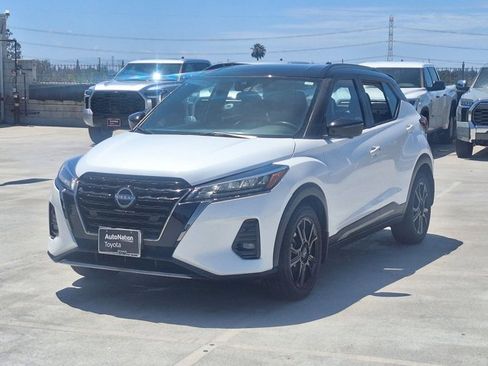 Used 2016 Honda HR-V LX image 2