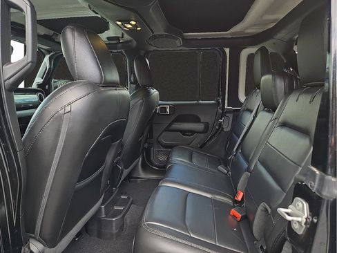 Used 2020 Jeep Wrangler Unlimited Sahara AWD/4WD image 16