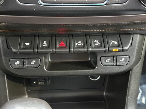 Used 2022 GMC Canyon AT4 w/ Trailering Package image 22