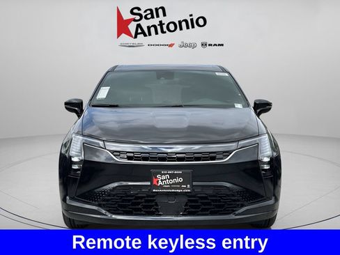 New 2027 Chrysler Pacifica Select FWD image 5