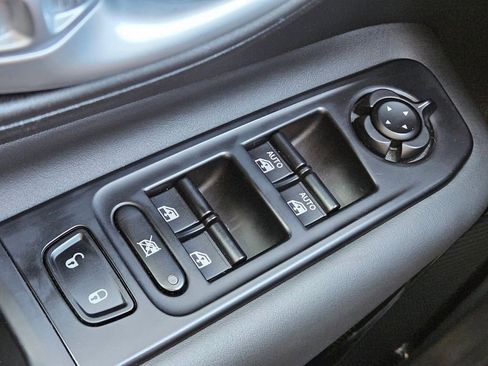 Used 2023 Jeep Renegade Altitude w/ Sun/Sound Group image 17