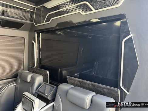 Used 2024 Mercedes-Benz Sprinter 2500 image 16