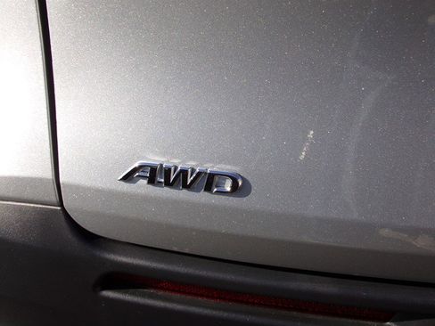 Used 2024 Toyota Sienna LE image 17