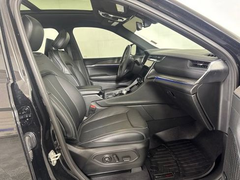 Used 2023 Jeep Grand Cherokee L Overland w/ Rear Seat Video Group I AWD/4WD image 4