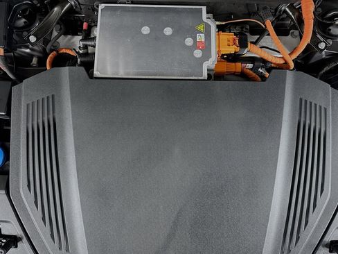 Used 2022 Audi e-tron Premium w/ Convenience Plus Package image 13