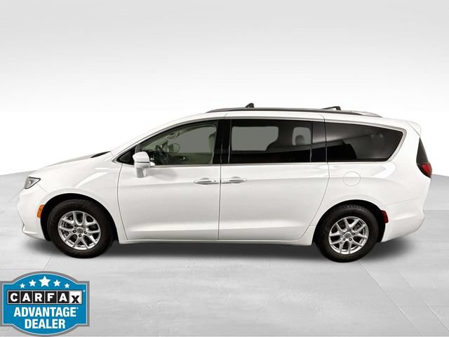 Used 2021 Chrysler Pacifica Touring-L FWD image 4