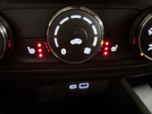 Used 2024 Chevrolet Trax RS w/ Driver Confidence Package FWD image 23