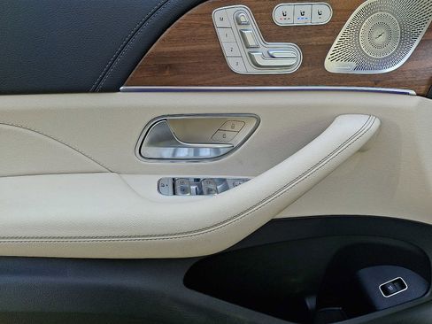 Certified 2025 Mercedes-Benz GLE 350 4MATIC image 9