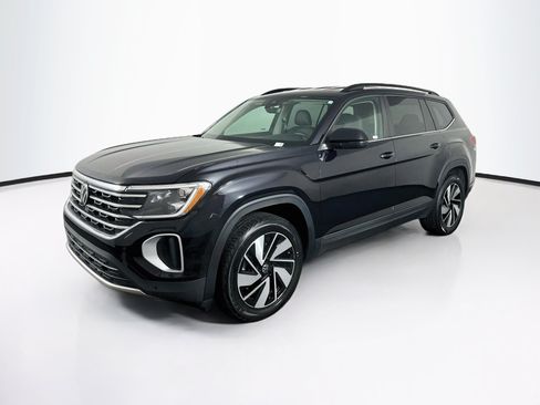 Used 2025 Volkswagen Atlas SE FWD image 3