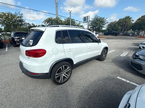 Used 2017 Volkswagen Tiguan SEL FWD image 16
