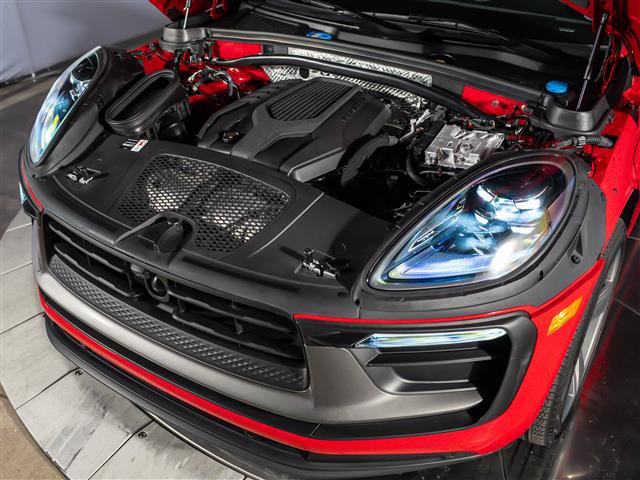 Used 2025 Porsche Macan Turbo AWD/4WD image 17